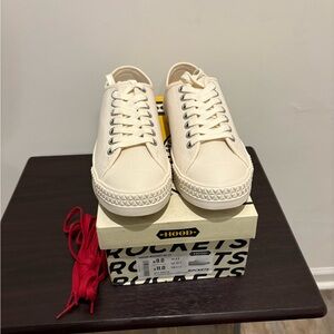 Men’s hood  Mitchell &Ness Cream Canvas Low-Top Sneakers size 9